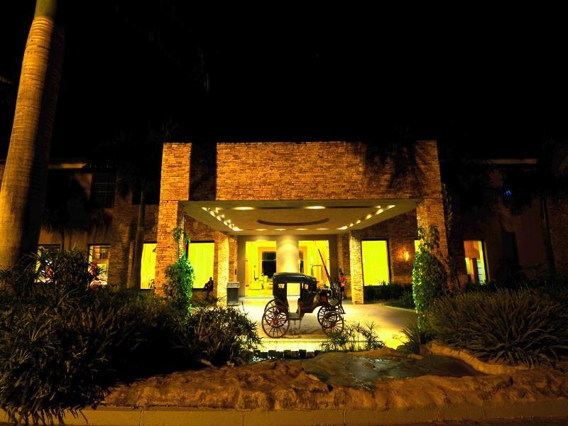 Munyonyo Commonwealth Resort Кампала Экстерьер фото