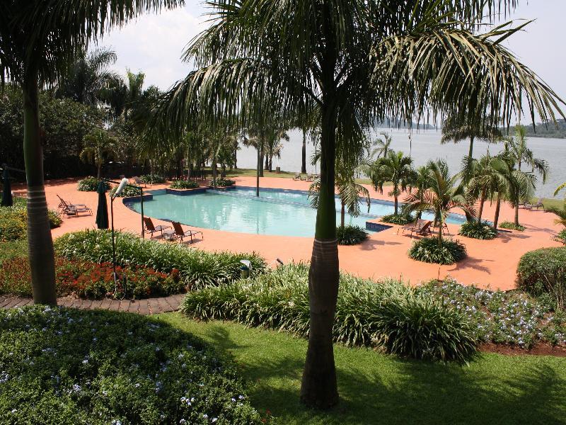 Munyonyo Commonwealth Resort Кампала Экстерьер фото