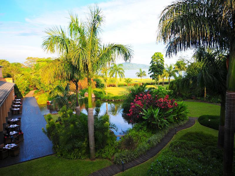 Munyonyo Commonwealth Resort Кампала Экстерьер фото