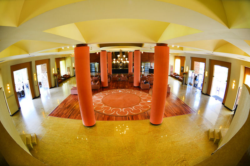 Munyonyo Commonwealth Resort Кампала Экстерьер фото