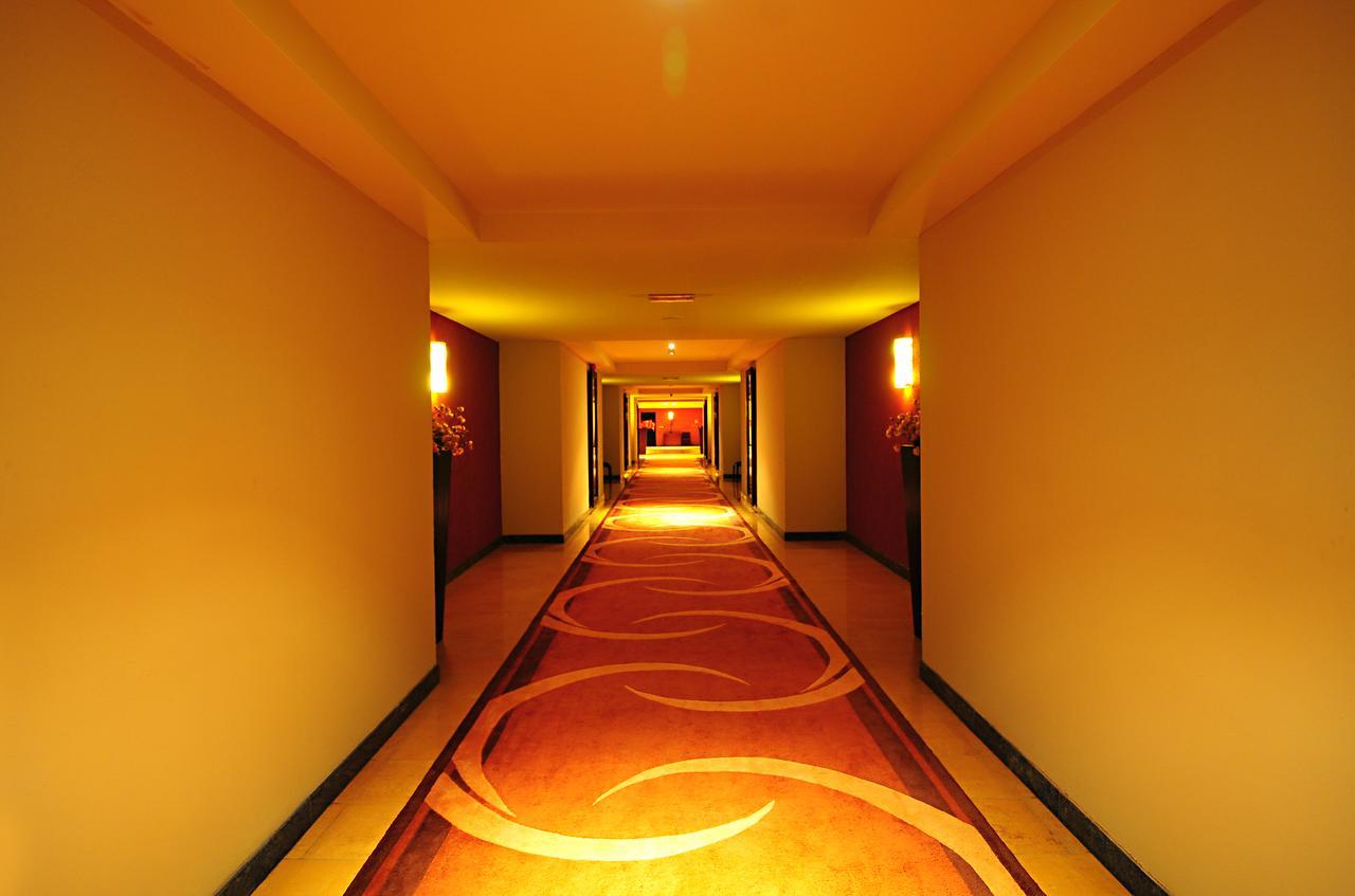 Munyonyo Commonwealth Resort Кампала Экстерьер фото